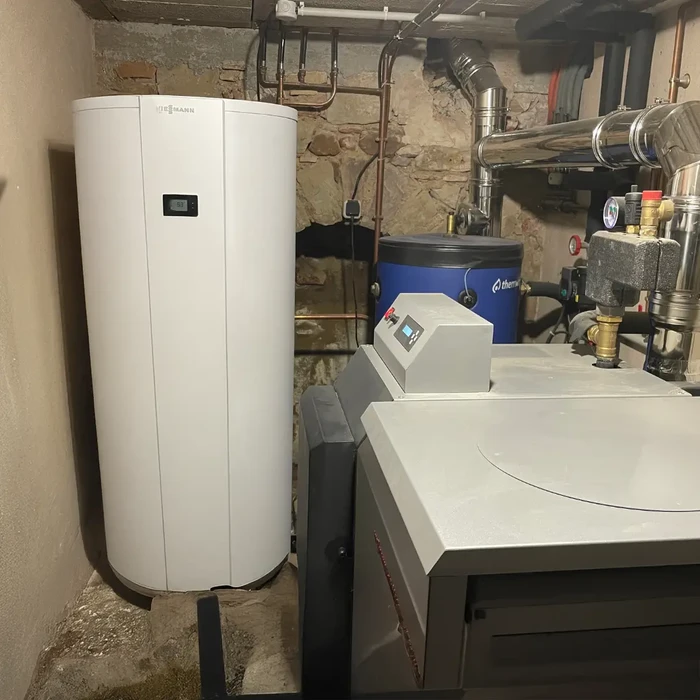 Cave technique avec installation de chauffage moderne