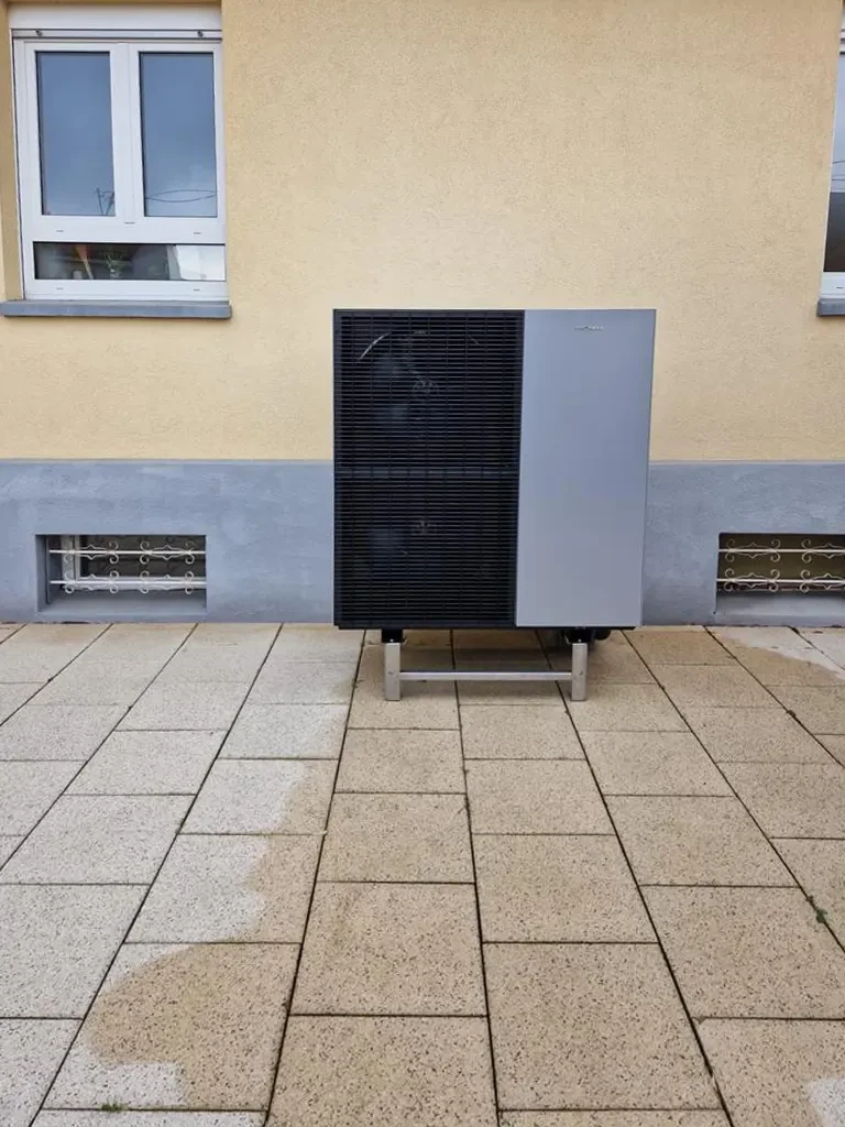 pompe à chaleur à source d'air pour une maison de taille moyenne